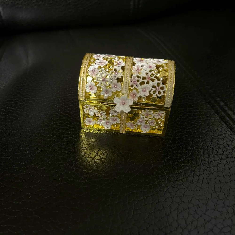 Cute small trinket